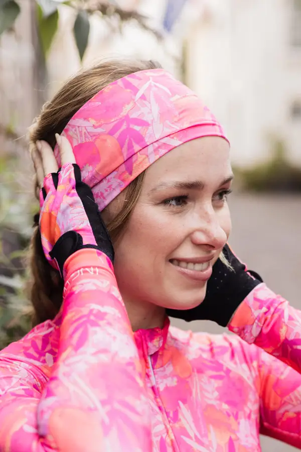 roze elastische sporthaarband